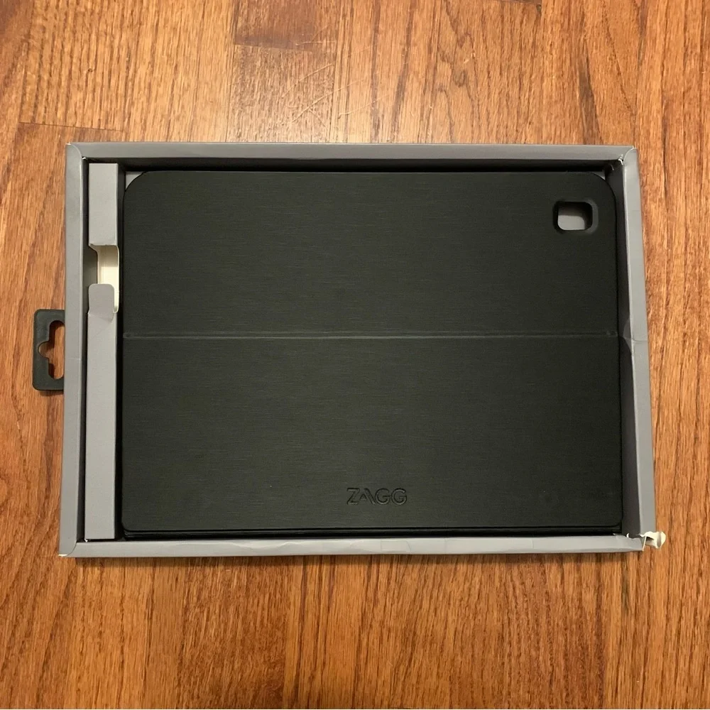 ZAGG Messenger Folio Non-Backlit Tablet Keyboard Case for 9.7-inch iPad